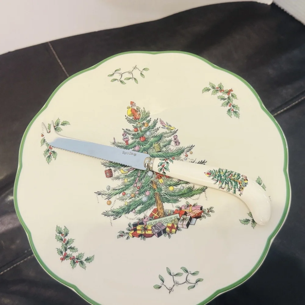 Spode Christmas Tree appetizer plate with knife R:9”, L:7.8”